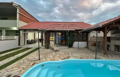 Venda: casa com piscina 4 quartos, meia praia, navegantes