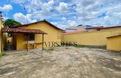 Casa colonial para alugar com 3 quartos, 2 banheiros, 360m², 2 vagas de garagem - bairro planalto