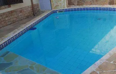Vendo ampla casa duplex com 6 quartos, piscina e lazer completo em piratininga