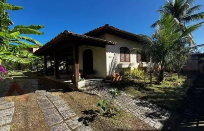 Casa à venda em camboinhas, niterói – piscina, 3 suítes, edícula e mais de 5 vagas