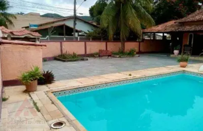 Oportunidade em piratininga, niterói: casa linear com terreno amplo, piscina e churrasqueira – ideal para moradia ou investimento