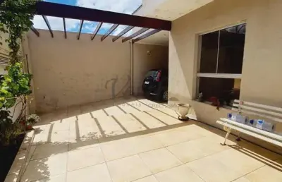 Casa com 3 quartos à venda na agudos, 121, jardim santa helena, mogi guaçu, 340 m2 por r$ 650.000