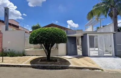 Casa com 3 quartos à venda na albertina rodrigues ferreira, 472, parque residencial cambuí, mogi guaçu, 300 m2 por r$ 650.000