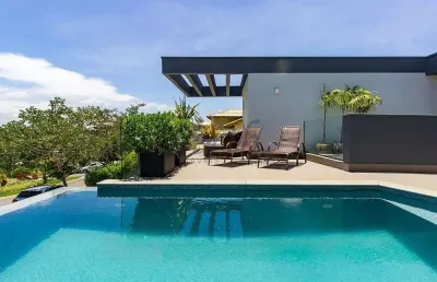 Casa em condomínio fechado com 4 quartos para alugar na rua saint paul de vence, 100, ville sainte helene, campinas, 350 m2 por r$ 21.500