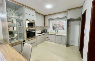 Sobrado com 2 dormitórios sendo 2 suítes à venda, 97 m² - forquilhas - são josé/sc