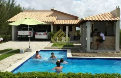 Casa em condomínio fechado com 3 quartos à venda no centro