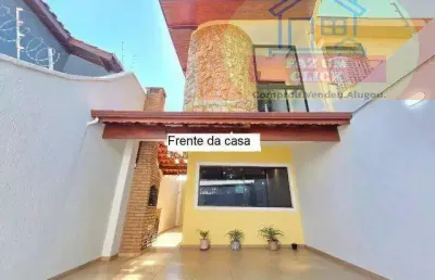 Lindo sobrado com 220m² - 3 quartos, suíte, àrea gourmet e 2 vagas na vila aricanduva