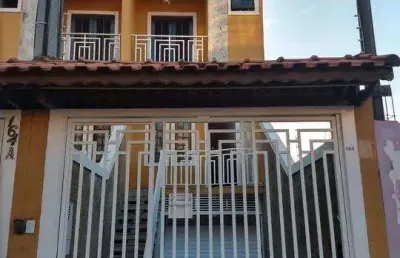 Casa padrão com 3 dormitórios em itaquera - 4 pavimentos