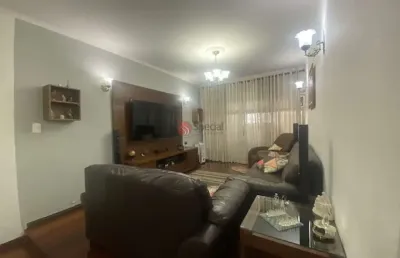 Sobrado na vila formosa com 240 m² terreno, 4 quartos, 1 suítes e 2 vagas.