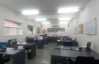 Prédio no tatuapé  de 375 m², 3 salões, refeitórios , sala de reuniões.
