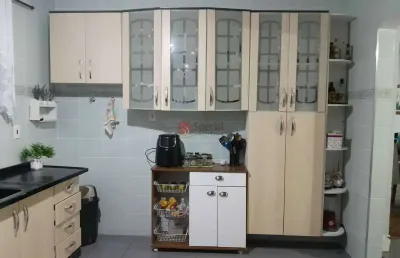 Sobrado  com 2 moradias para compra na vila formosa.