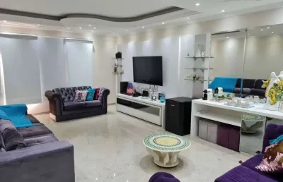 Linda casa reformada. porteira fechada   com piscina, área gourmet, 7 vagas.