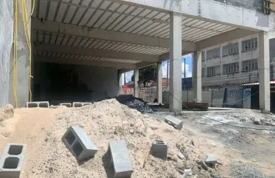 Salão comercial  no tatuapé com 14 vagas, pé direito de 3,5 metros.