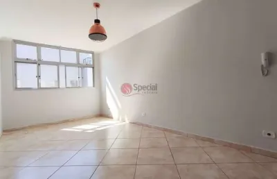 Apartamento de  70 m² no tatuapé, andar alto, 2 quartos e 1 vaga de garagem.