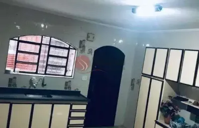 Sobrado a venda com 3 dormitórios, 1 suíte, 3 vagas à 8 minutos á pé do metrô vila matilde