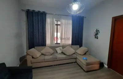 Casa na vila formosa com 2 quartos e 3 vagas de garagem.