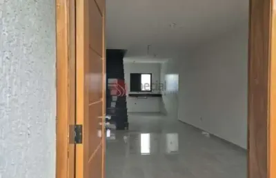 Sobrado na vila matilde com 3 quartos, 1 suíte e 4 vagas no subsolo.