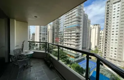 Apartamento de 220 m², 4 suítes, 2 suítes  com vista eterna para o quarteirão tombado (face norte),