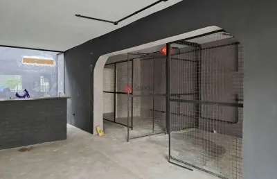 Terreno para venda de 187 metros ou salão comercial para alugar.