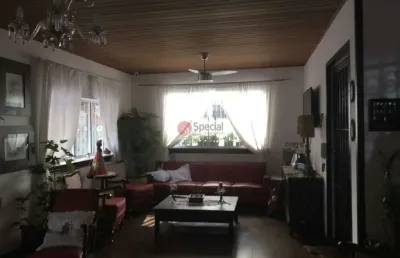 Sobrado na liberdade ao lado dos principais hospitais de são paulo.