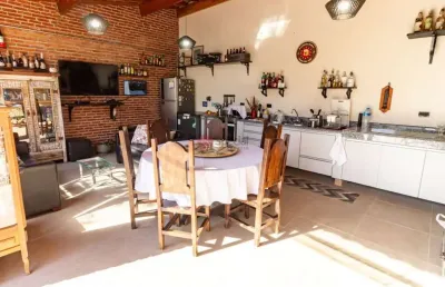 Sobrado à  venda no alto da mooca com  3 quartos uma suíte,  2 vagas .