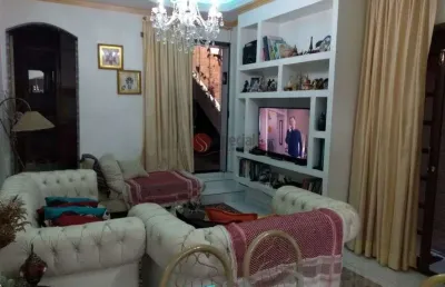 Casa bem localizado 500 metros da praça da vila formosa.