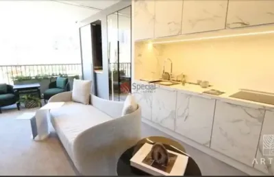 Apartamento em frente ao shopping, com 2 quartos, 1 suíte e 2 vagas