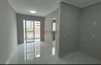 Apartamento a venda numa ótima localização no brás.