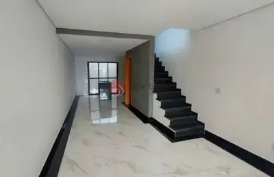 Sobrado à venda na penha com 3 quartos, 2 vagas e espaço gourmet.