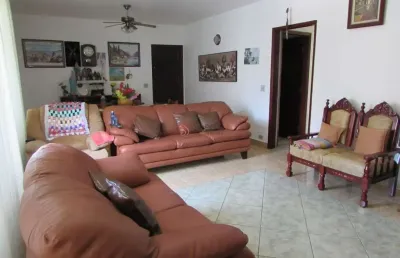 Casa de 360 m²  com 3 dormitórios e edícula na vila santa catarina.