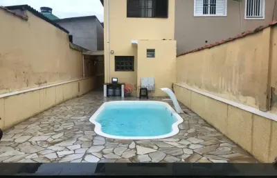 Sobrado na cidade patriarca com piscina, próximo ao metrô.