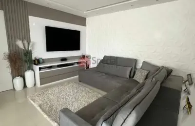 Apartamento à venda em rua nobre da moóca com 108 metros.