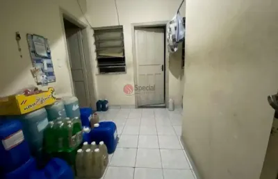 Prédio residencial e  comercial na vila fátima com 3 apartamentos, 1 salão comerciais e 3 vagas