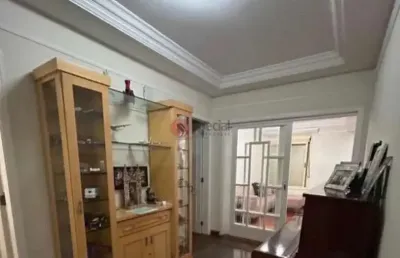 Apartamento no tatuapé com185,32 metros, 3 quartos, 2 suites, 4 vagas, próximo ao hospital sao luiz.