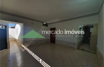 Casa com 3 quartos para alugar na Rua Antônio Louzada, 3570, Esplanada Primo Meneghetti, Franca