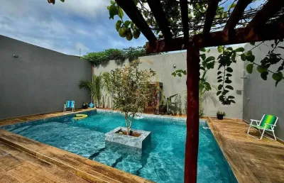 Lindo sobrado com fino acabamento, área gourmet, piscina e muito espaço