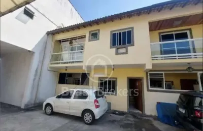 Casa duplex em condomínio fechado em marechal hermes