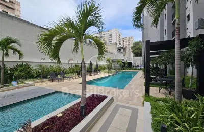 Apartamento 02 quartos com varanda frente ao shopping