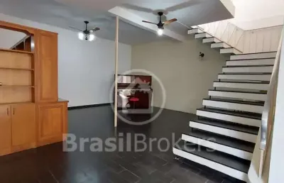 Casa excelente no condomínio vila dos comerciarios,  sala grande e 5 quartoss e vaga para 3 carros
