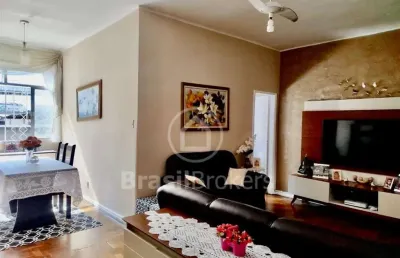 Desfrute apartamento de 85m² de área com vaga de garagem no eng. novo
