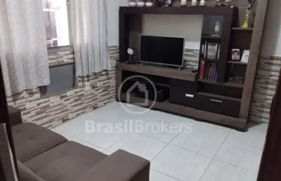 Ótima casa linear em boa localizaçãode vigário geral  !!!