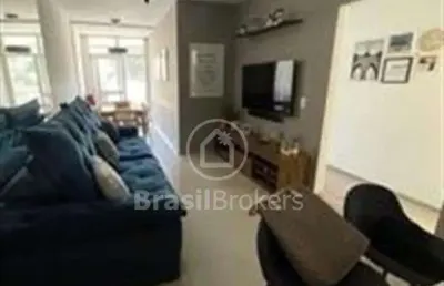 Ótimo apartamento  com varanda e boa localização !!!!
