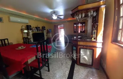 Casa à venda com 275,00m² e 3 quartos em piedade, rio de janeiro - rj