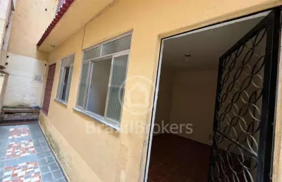 Casa de 1 quarto com uma kitnet a venda -  a poucos passos do mercadão de madureira.