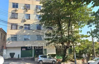 Apartamento em rua tranquila no engenho de dentro com guarita.