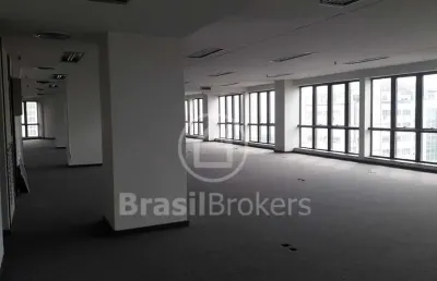 Sala comercial de 583m² com vista livre no centro da cidade!!!