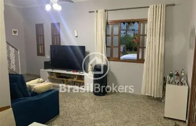 Ótima casa de 3 quartos em condomínio seguro em vila isabel