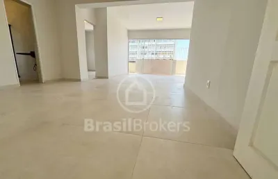 Cobertura com 110 m², 2 quartos, toda reformada com churrasqueira gourmet colada ao largo do verdum