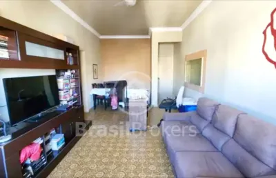 Apartamento à venda com 99 m² e 3 quartos com uma vaga de garagem, em condomínio com piscina e a 5 minutos do metrô estação afonso pena.