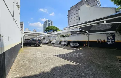 'terreno de 980 m² no coração da tijuca: grande potencial construtivo a 300 metros da praça saens peña!'